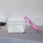 Airtight lid of the plastic food storage container ensuring freshness.