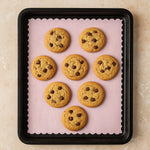 Multi-color baking paper sheets pack with decorative scalloped edges