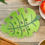 Plastic fruit bowl with leaf pattern and airflow cut-outs for freshness