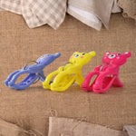 Rust-resistant galvanized steel towel clip with strong handle