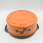 Practical insulated casserole box in a kitchen setting, ready for daily use.