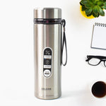Wide mouth design of the insulated water bottle, ideal for ice cubes and easy cleaning.