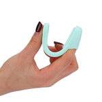 Flexible and gentle silicone brush, ideal for a comfortable face cleansing experience.