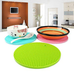 Detailed close-up of the silicone trivet hot pad's texture.