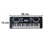 Size dimensions of the mini keyboard toy, perfect for children's hands