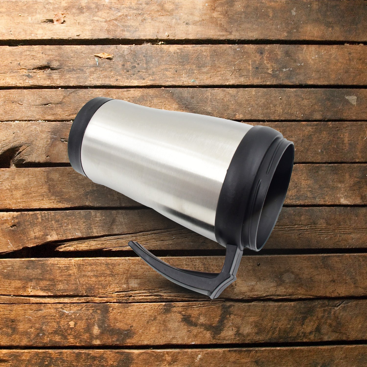Vacuum insulated design keeping beverages hot or cold for longer.