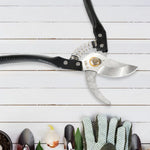 Ergonomic handles and non-slip grip of the garden shears for comfortable use.