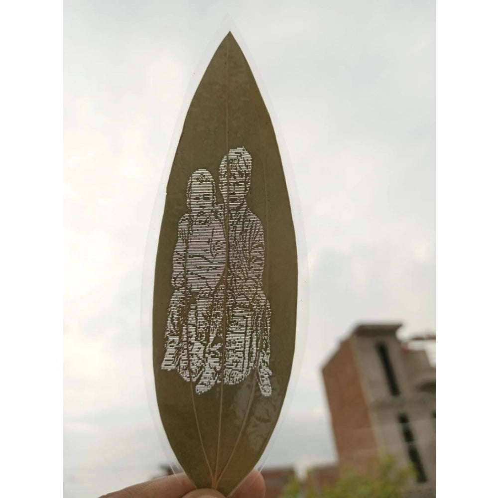 Custom Engraved Leaf Art €“ Parent And Child Portrait on Natural Leaf