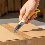 Utility cutter knife with ergonomic handle for comfortable grip