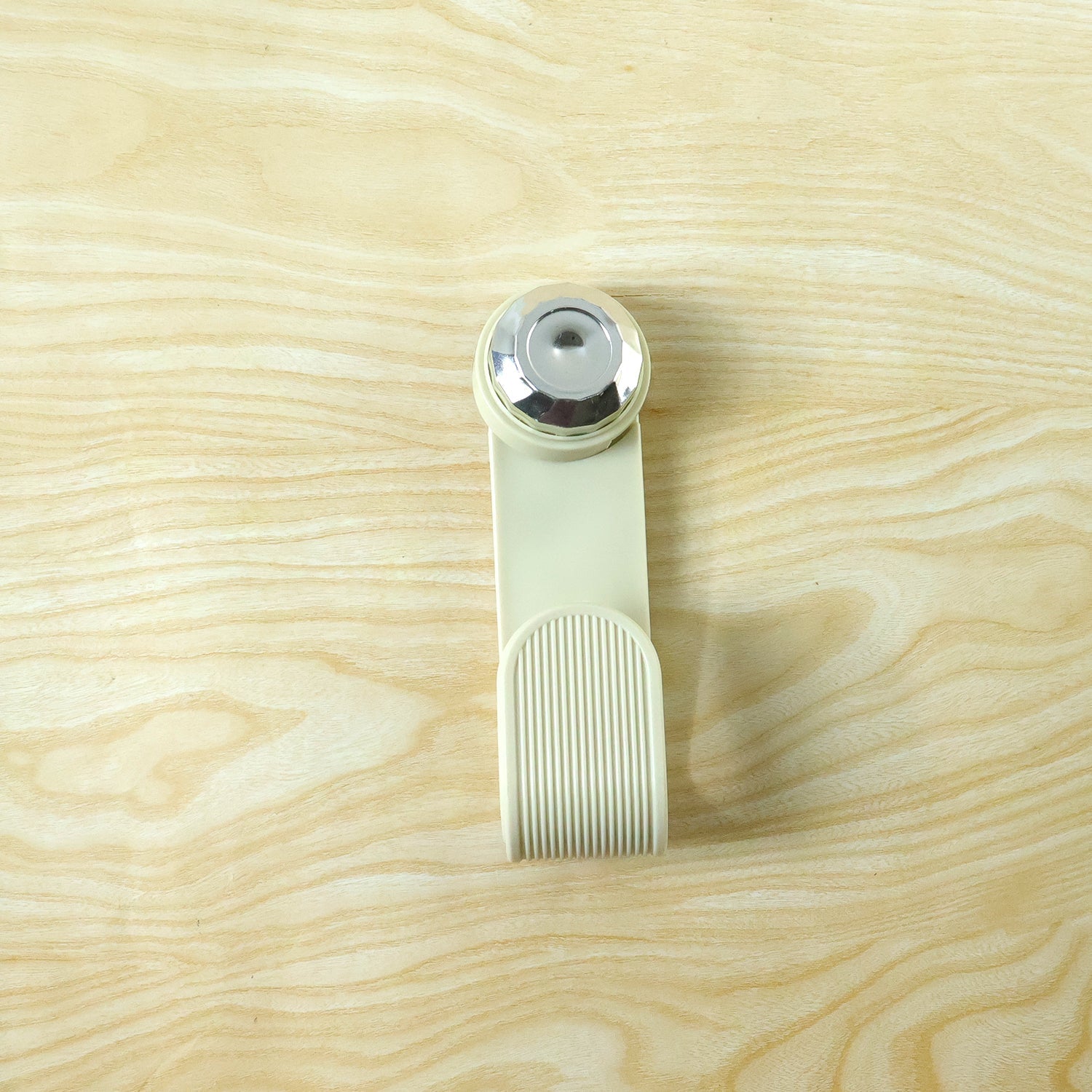 Pot lid storage clip for organized kitchen
