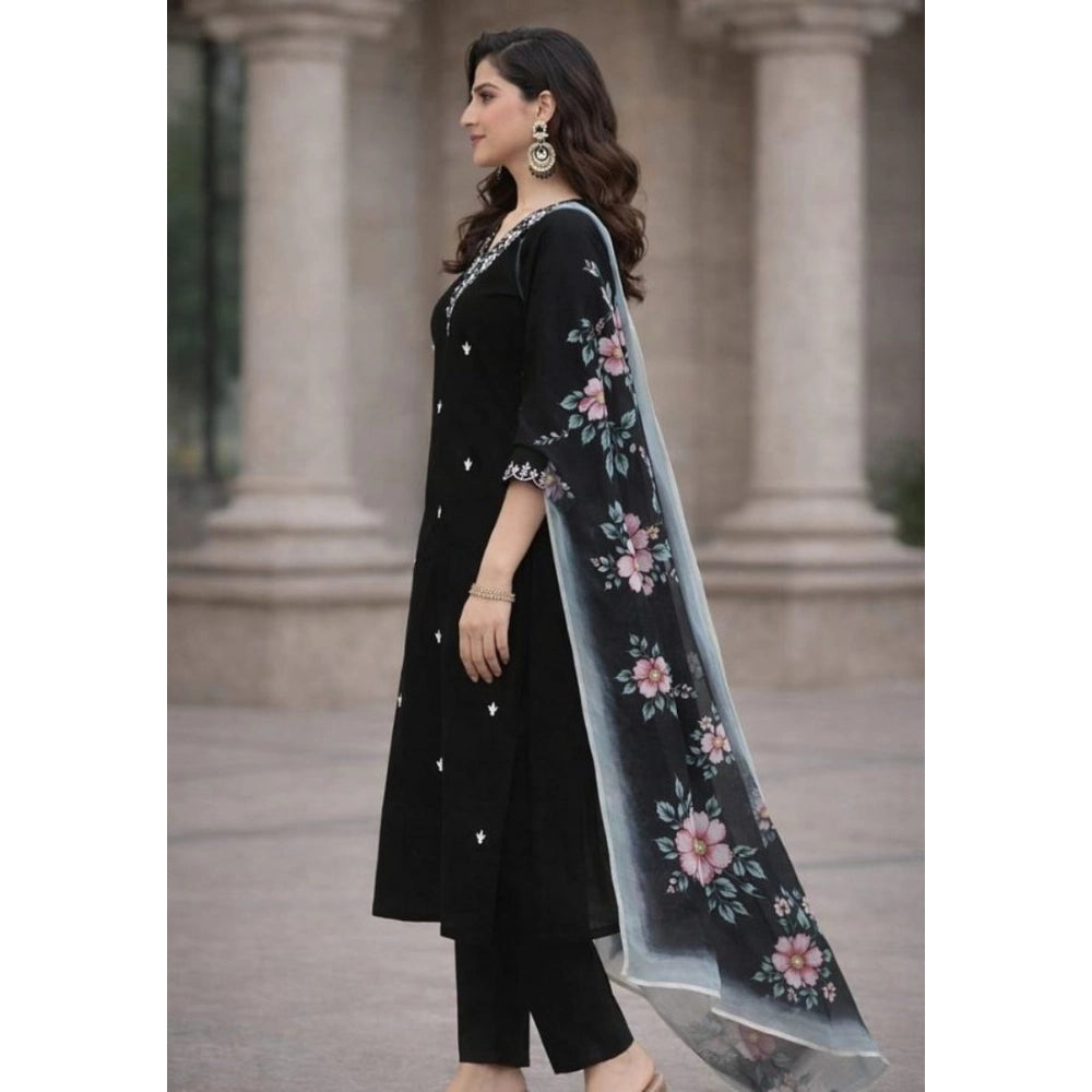 Women's Chanderi Silk Ethnic Motif V-Neck 3/4th Sleeve Kurti With Pant Dupatta Set (Black)