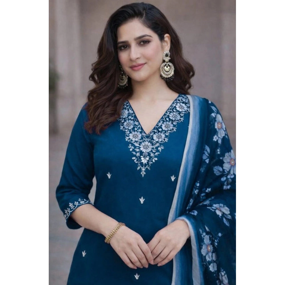 Women's Chanderi Silk Ethnic Motif V-Neck 3/4th Sleeve Kurti With Pant Dupatta Set (Teal)