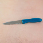 Compact and lightweight kitchen paring knife for precise cutting