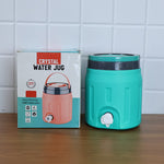 Insulated 4L water jug in outdoor setting for travel use