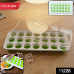Plastic ice cube tray with lid for convenient freezing